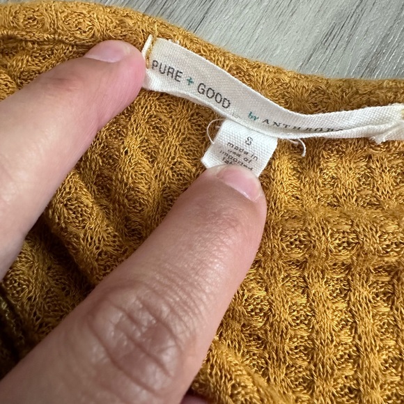 Anthropologie Top. - Picture 2 of 2